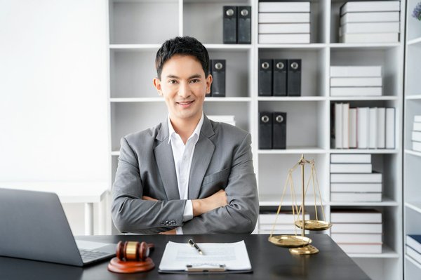 Optimisez vos impôts avec un avocat fiscaliste à lyon